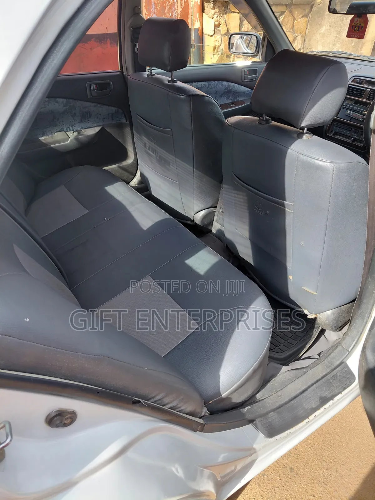 Toyota Corona Premio 2000 Silver