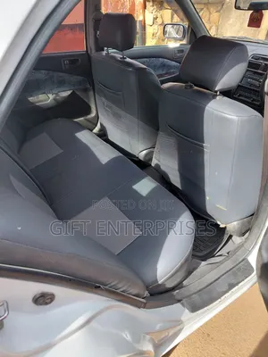 Toyota Corona Premio 2000 Silver