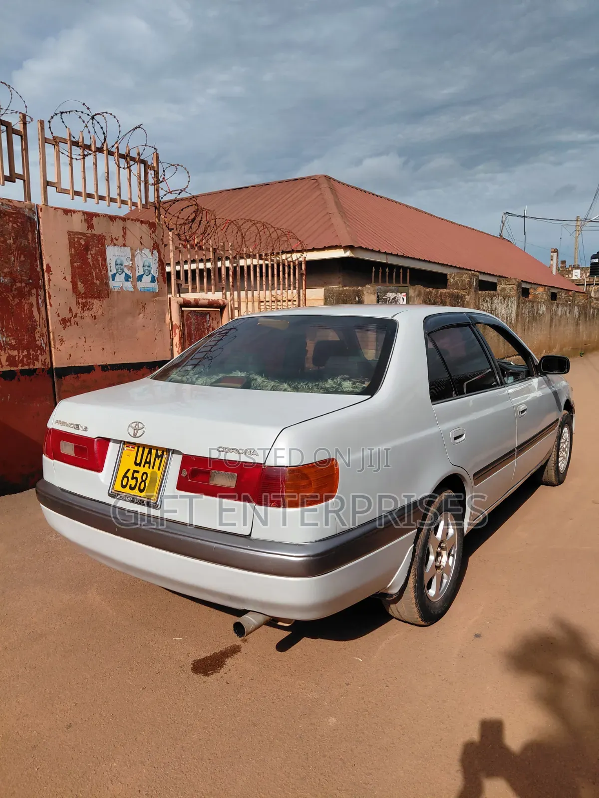 Toyota Corona Premio 2000 Silver