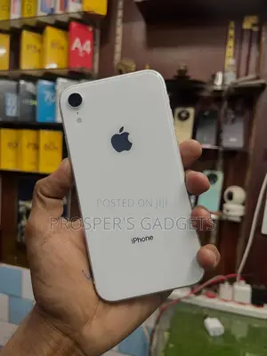 Apple iPhone XR 64 GB White