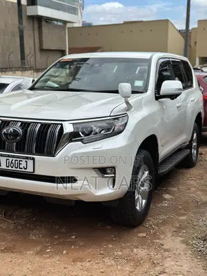 Toyota Land Cruiser Prado 2018 Pearl