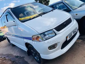 Toyota Regius 1999 White