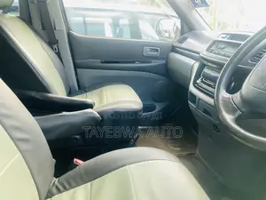 Toyota Regius 1999 White