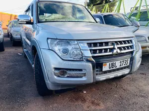 Mitsubishi Pajero 3.0 2009 Silver