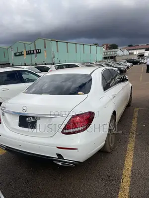Mercedes-Benz E220 2017 White