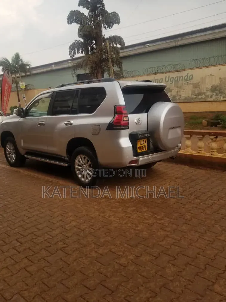 Toyota Land Cruiser Prado 2.8 D-4D 2016 Silver