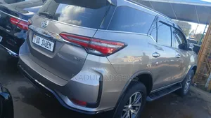 Toyota Fortuner 2016 Gray