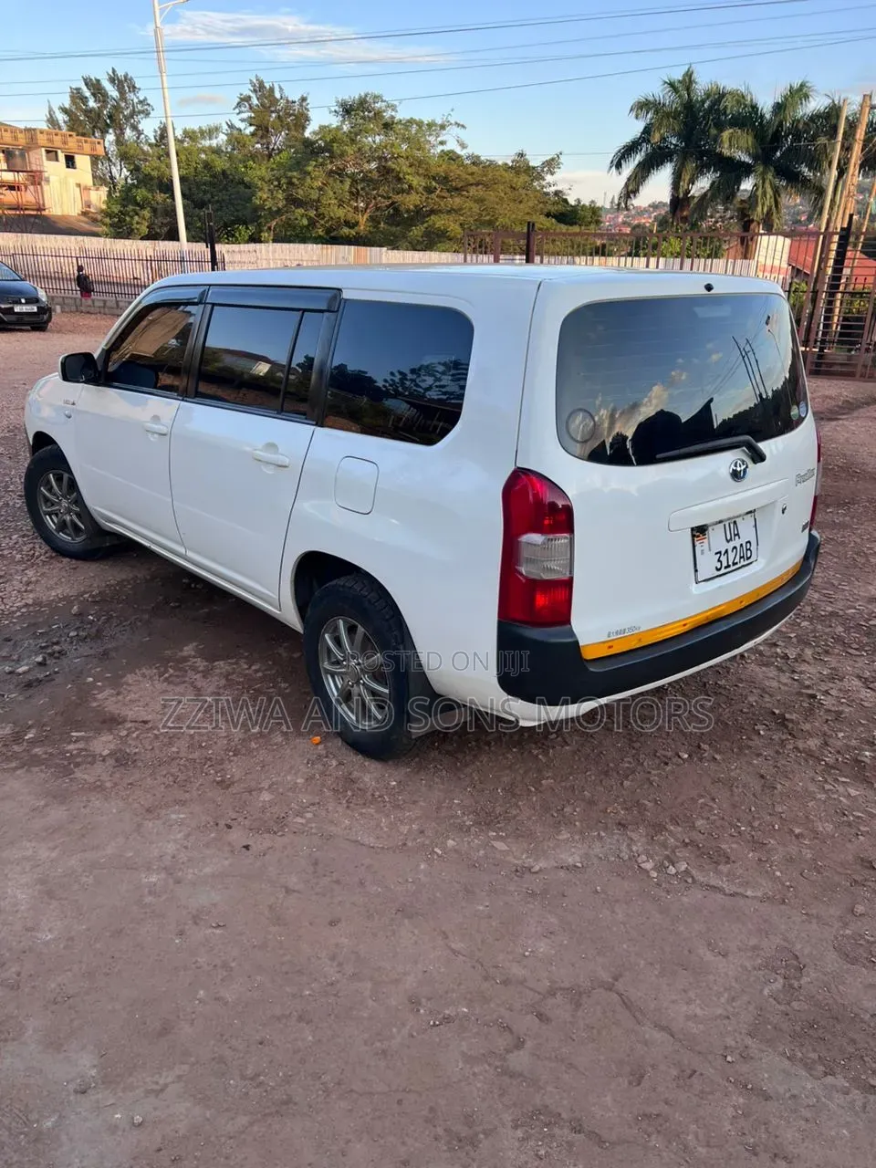 Toyota Probox 1.5 Hybrid DX Comfort 2019 White