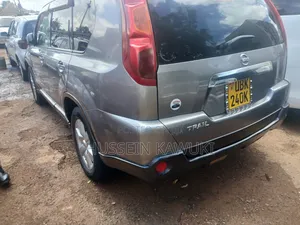 Nissan X-Trail 2009 Green