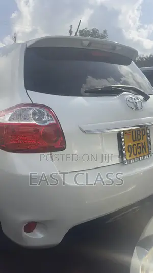 Toyota Auris 2010 White