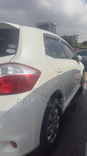 Toyota Auris 2010 White