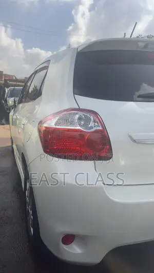 Toyota Auris 2010 White