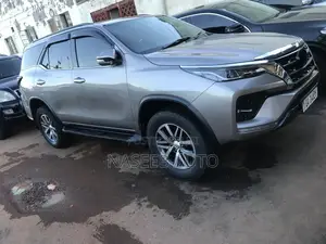 Toyota Fortuner 2015 Gray