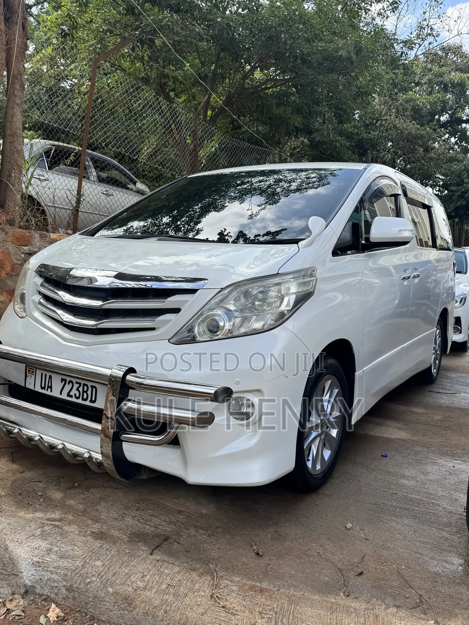 Toyota Alphard 2010 White