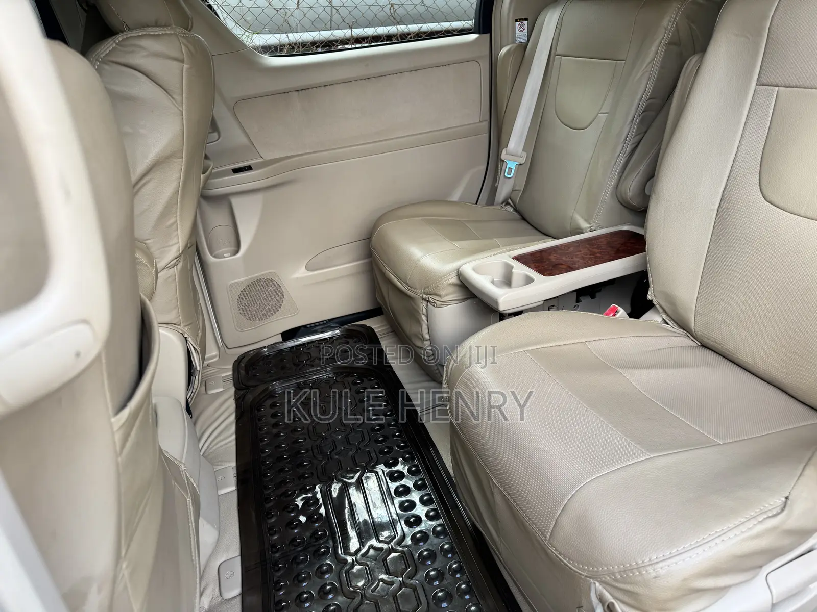 Toyota Alphard 2010 White