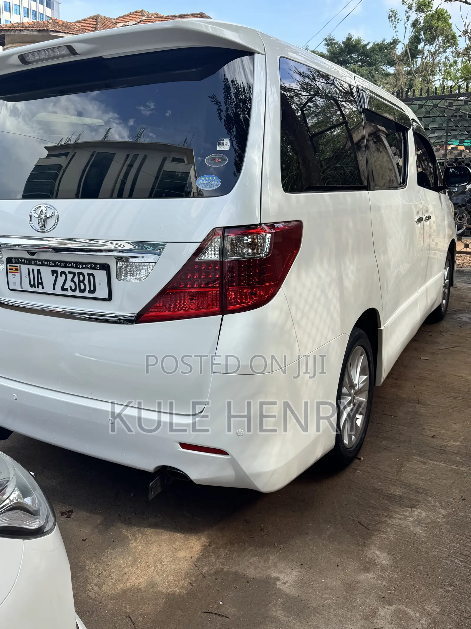 Toyota Alphard 2010 White