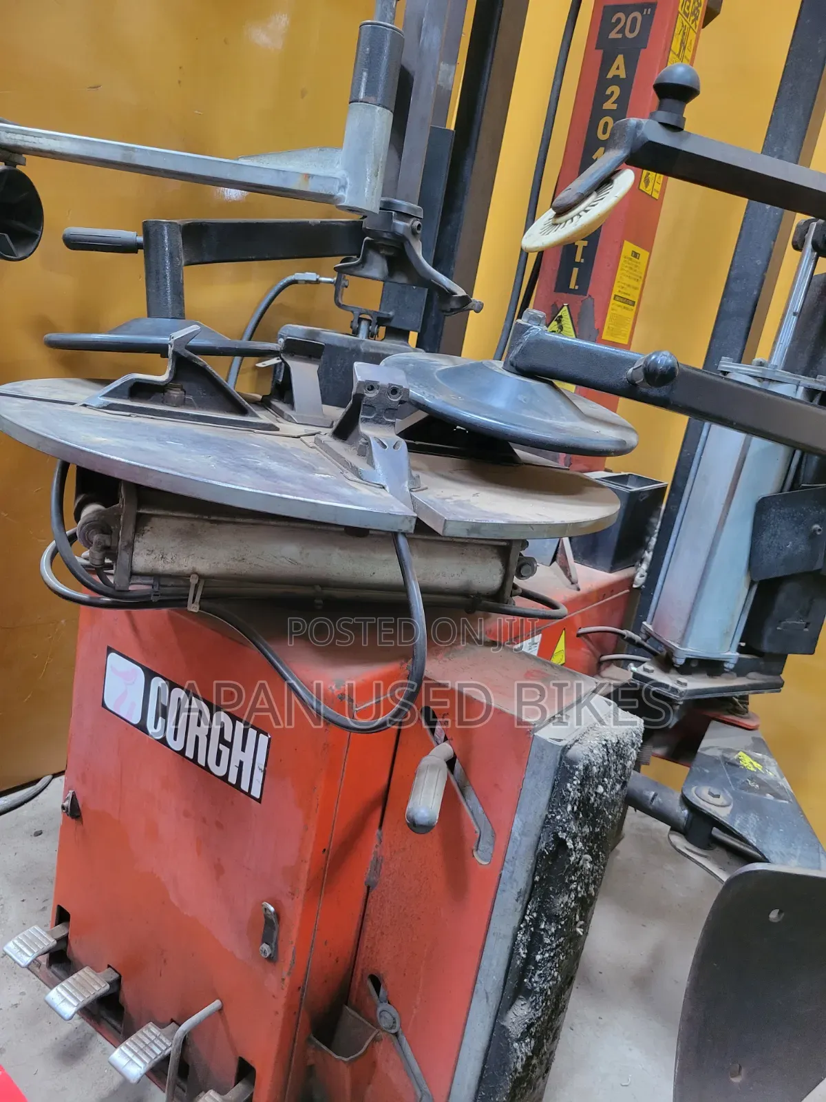 Corghi A2019 Tire Changer