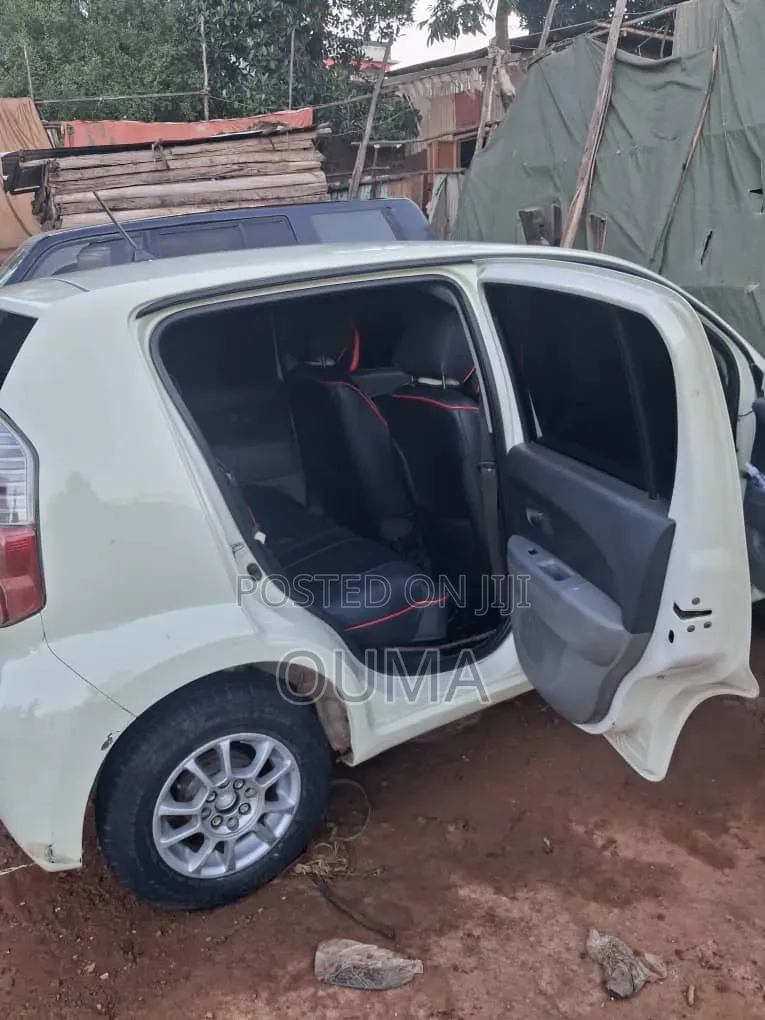 Toyota Passo 1.0 FWD 2009 Pearl