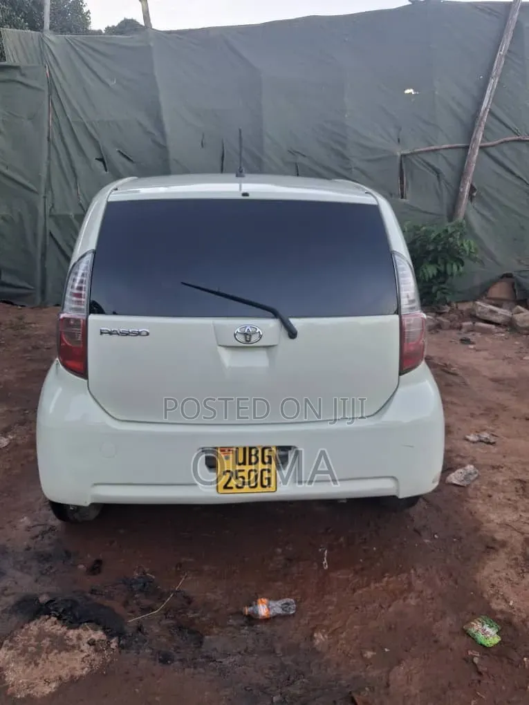 Toyota Passo 1.0 FWD 2009 Pearl