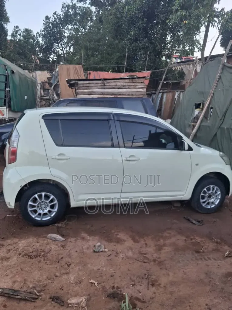 Toyota Passo 1.0 FWD 2009 Pearl