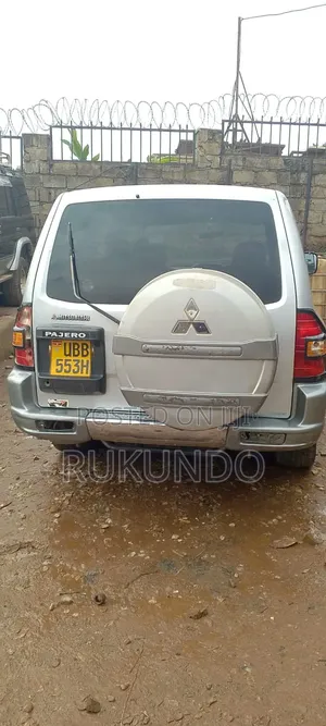 Mitsubishi Pajero 2.0 Pininfarina Automatic 2001 Gray