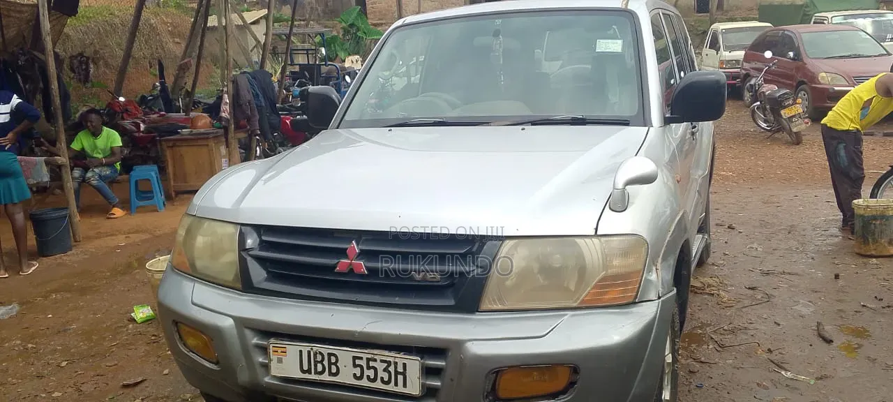 Mitsubishi Pajero 2.0 Pininfarina Automatic 2001 Gray