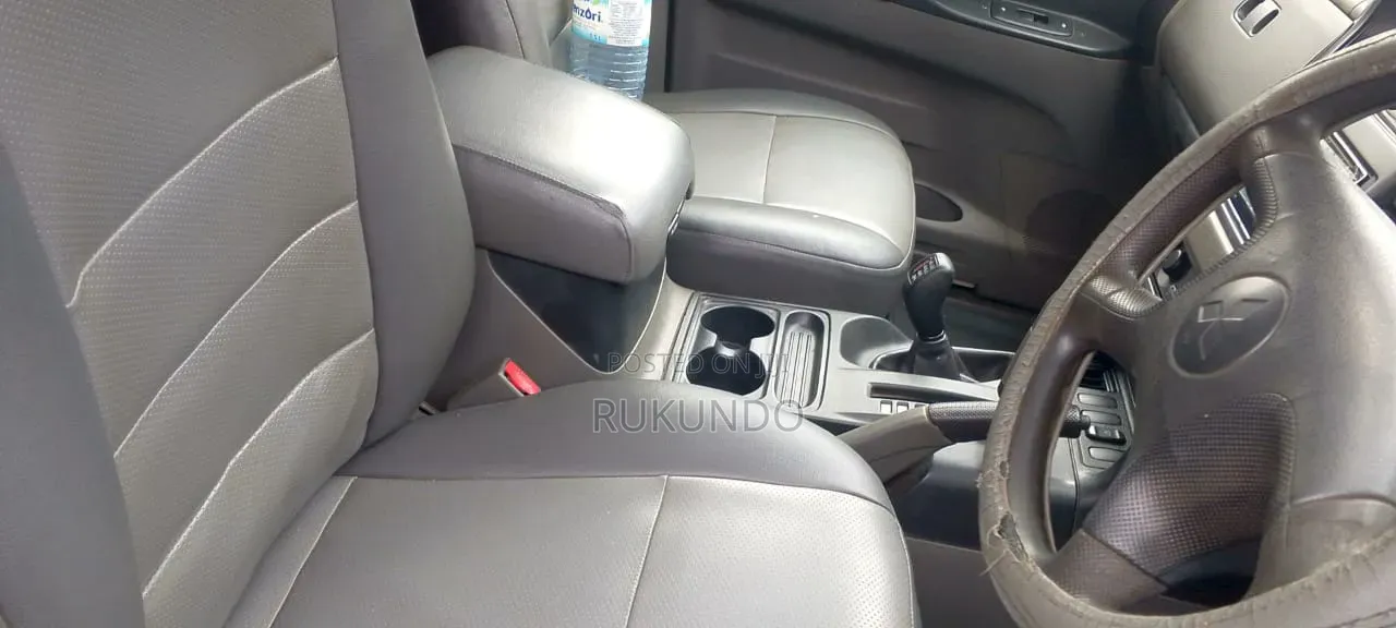 Mitsubishi Pajero 2.0 Pininfarina Automatic 2001 Gray