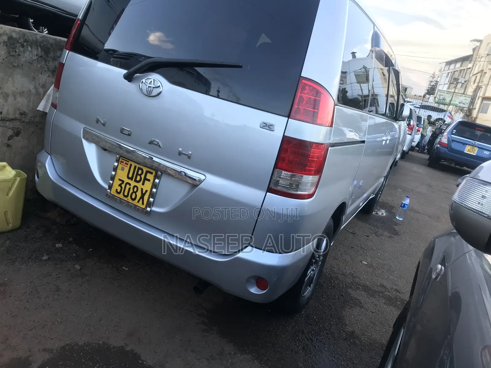 Toyota Noah 2007 Silver