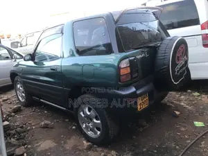 Toyota RAV4 1999 Green