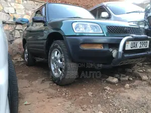 Toyota RAV4 1999 Green