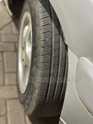 Toyota Raum 2000 Silver