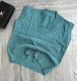 Callahan Cable-Knit Sweater Vest