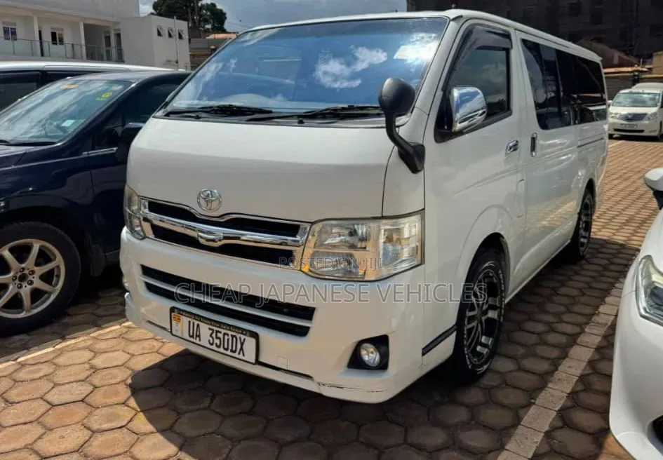 Toyota HiAce 2012