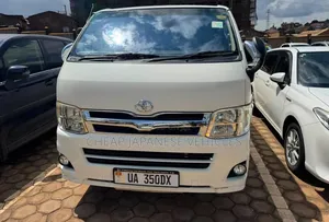 Toyota HiAce 2012