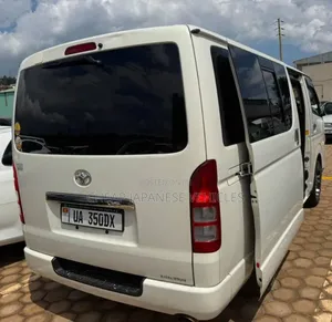 Toyota HiAce 2012