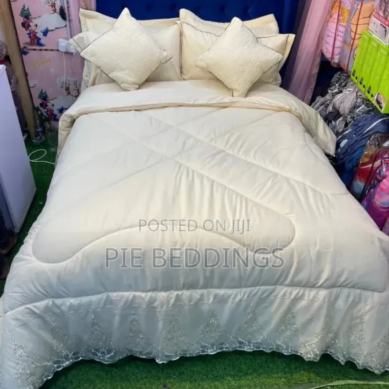 2 in 1 Duvet With a Bedspread in Different Colors