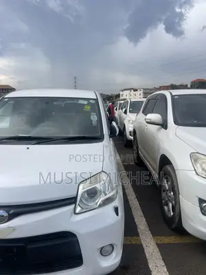 Toyota Sienta 1.5 FWD 2012 White
