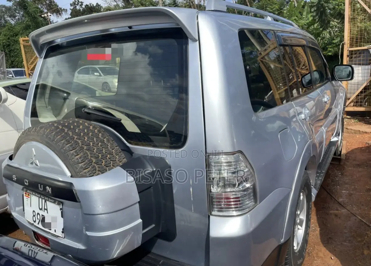 Mitsubishi Pajero 3.2 Di-Dc GLS 2012 Silver