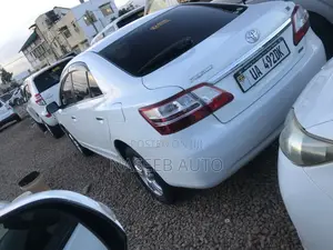 Toyota Premio 2011 White