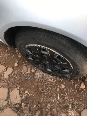 Toyota Platz 2000 Silver