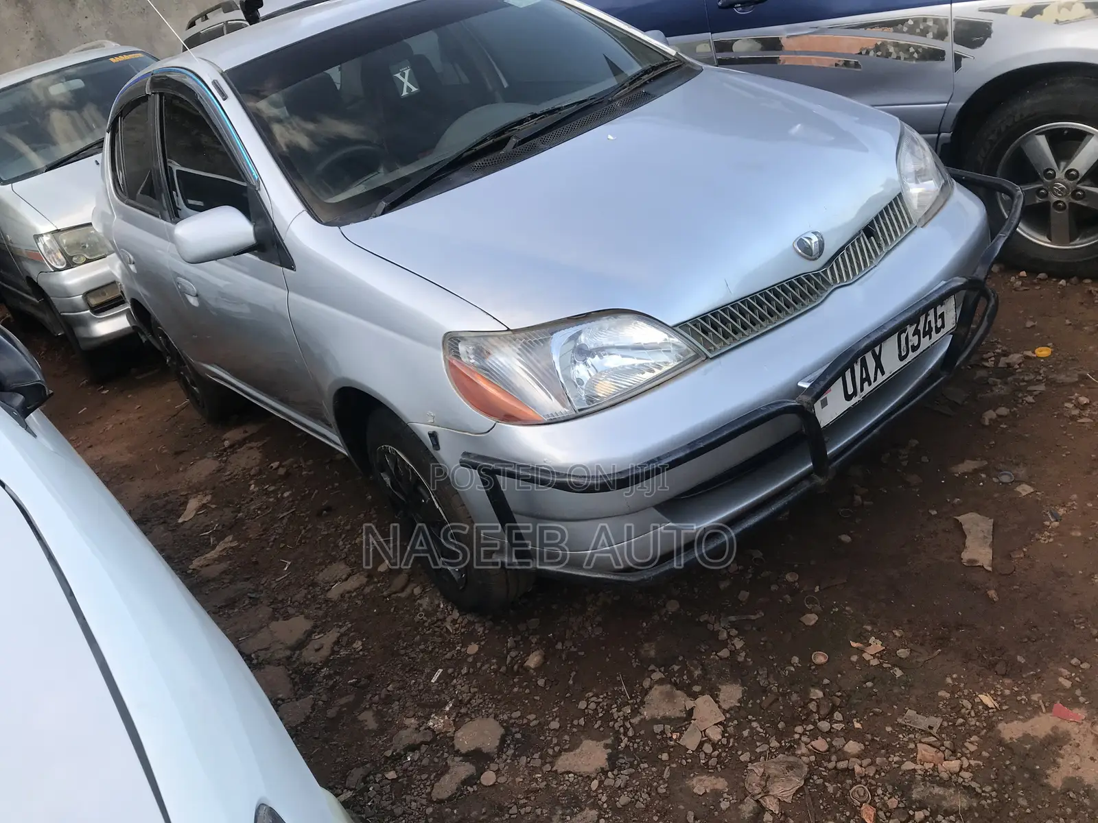 Toyota Platz 2000 Silver