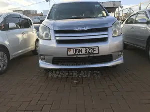 Toyota Noah 2008 Silver