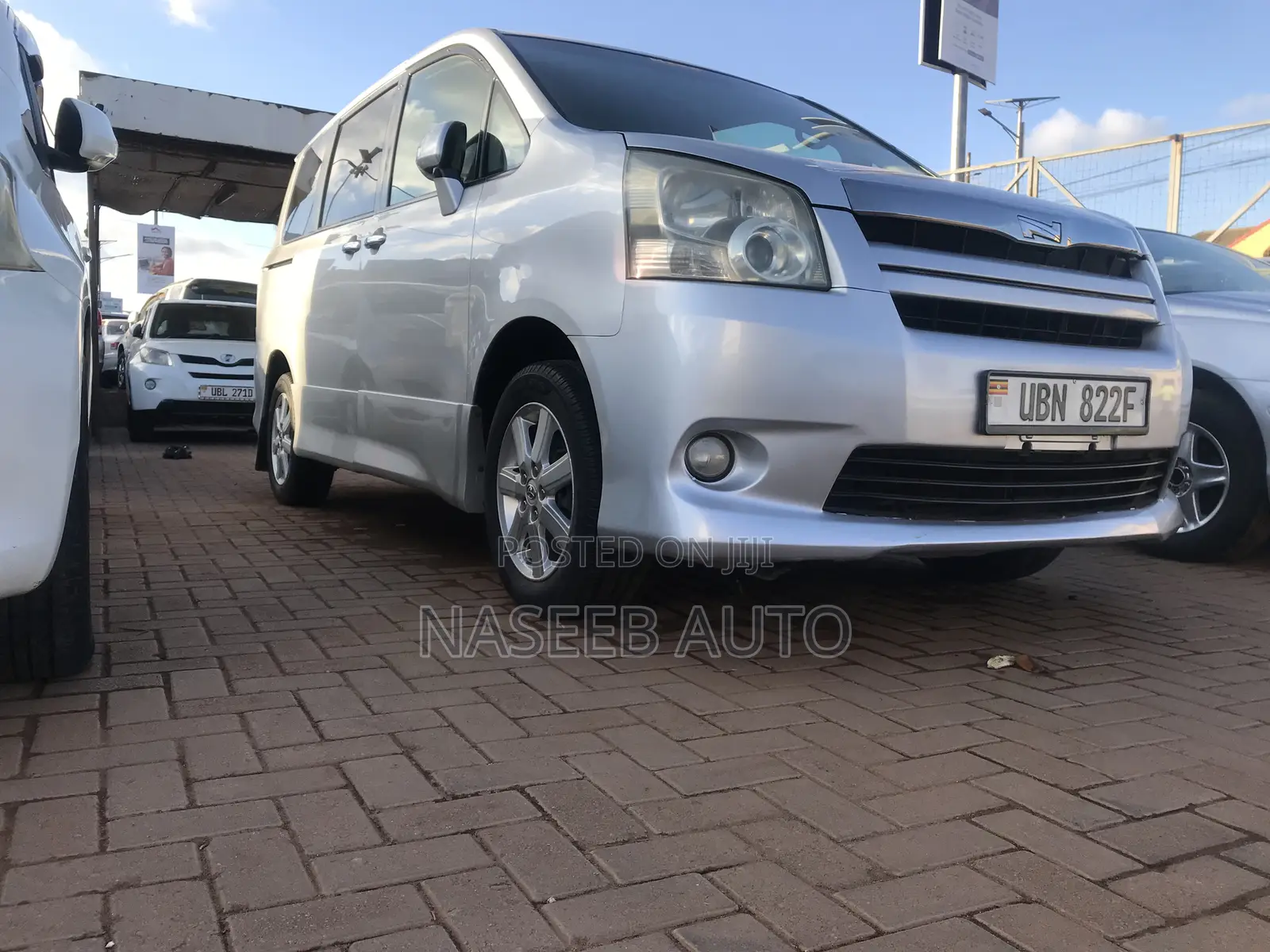 Toyota Noah 2008 Silver