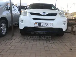 Toyota IST 2008 White