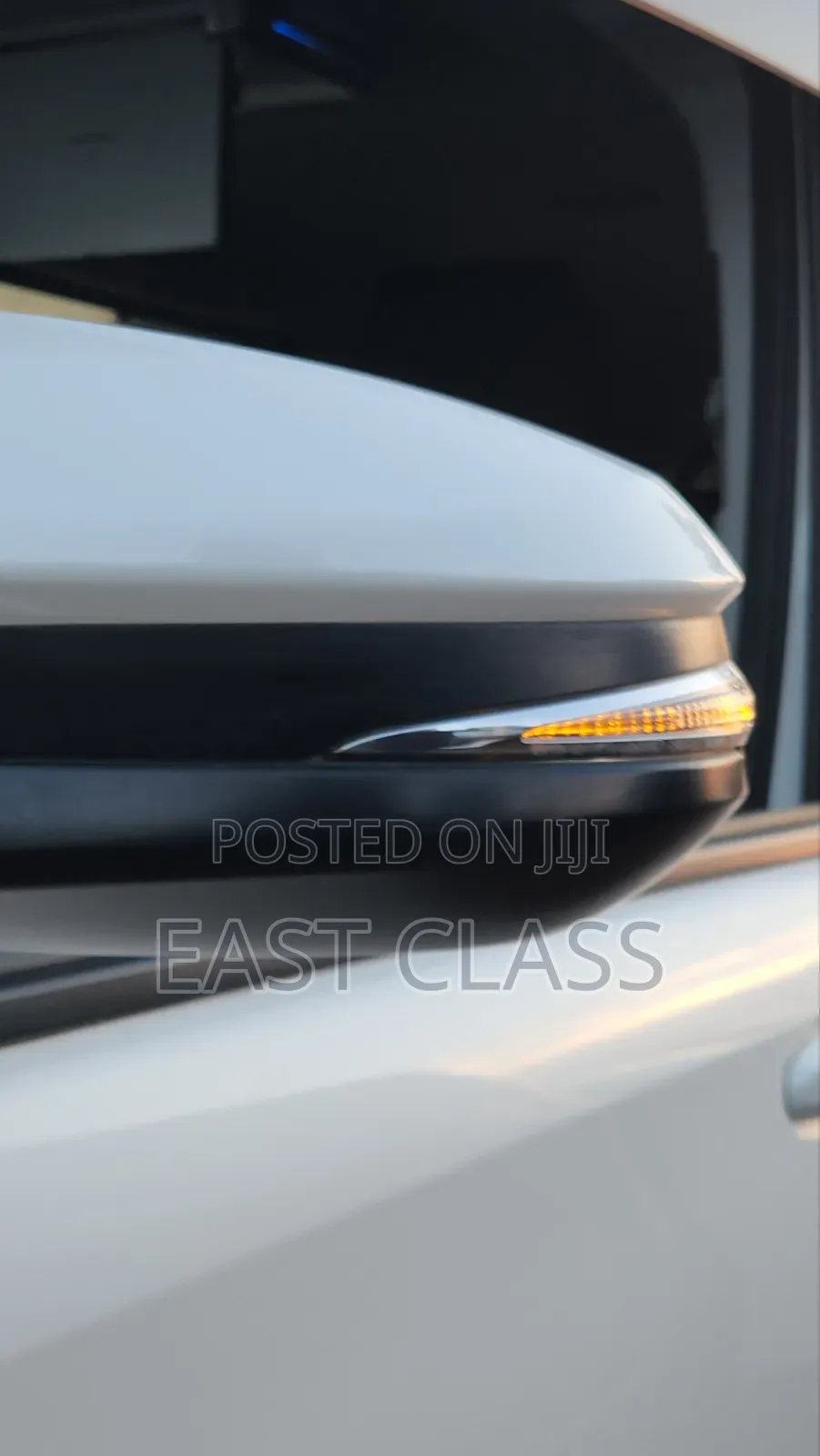 Toyota Vanguard 2010 White