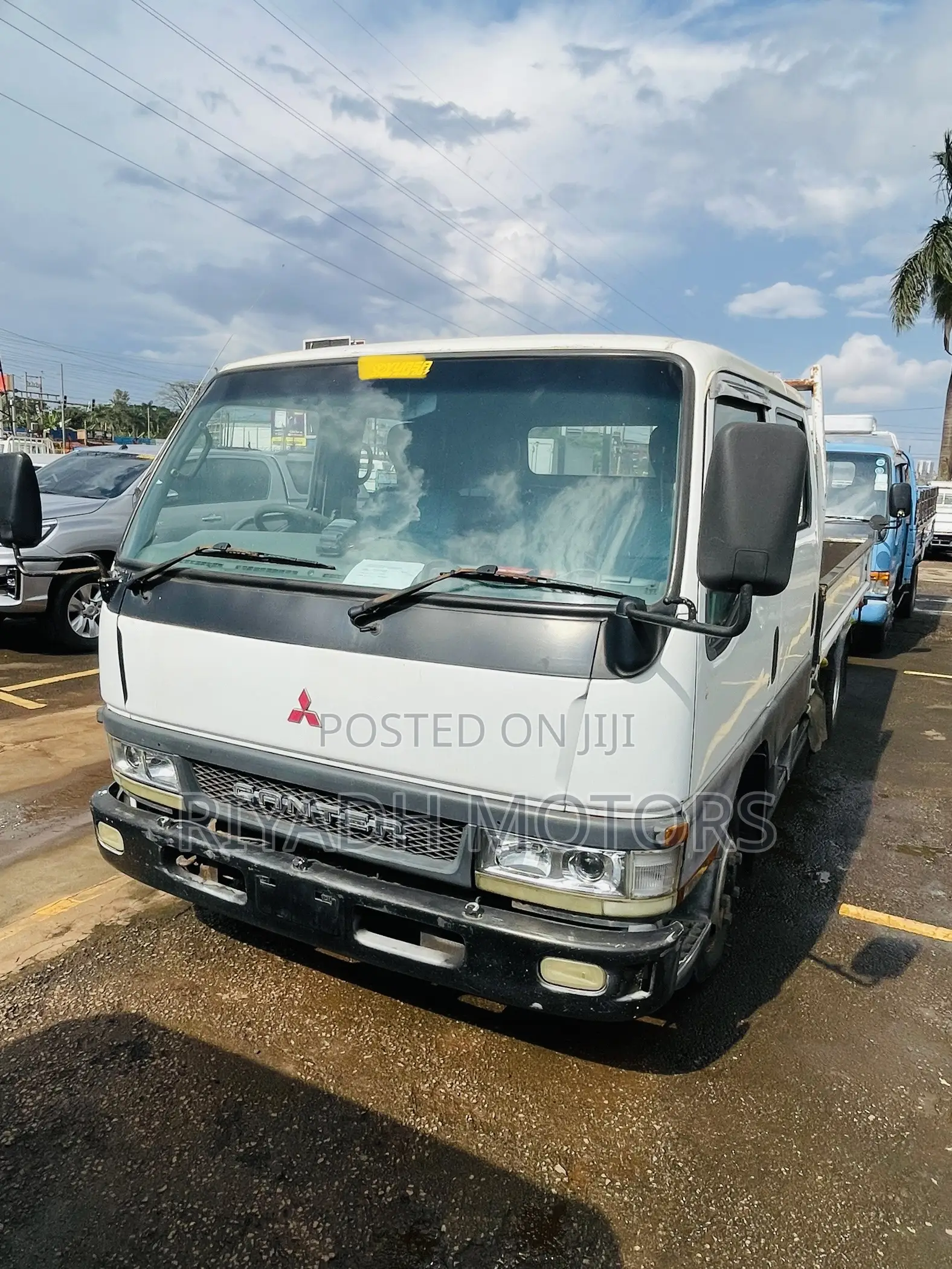 Canter Mitsubishi Double Cabin 2000 White