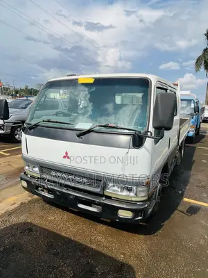 Canter Mitsubishi Double Cabin 2000 White