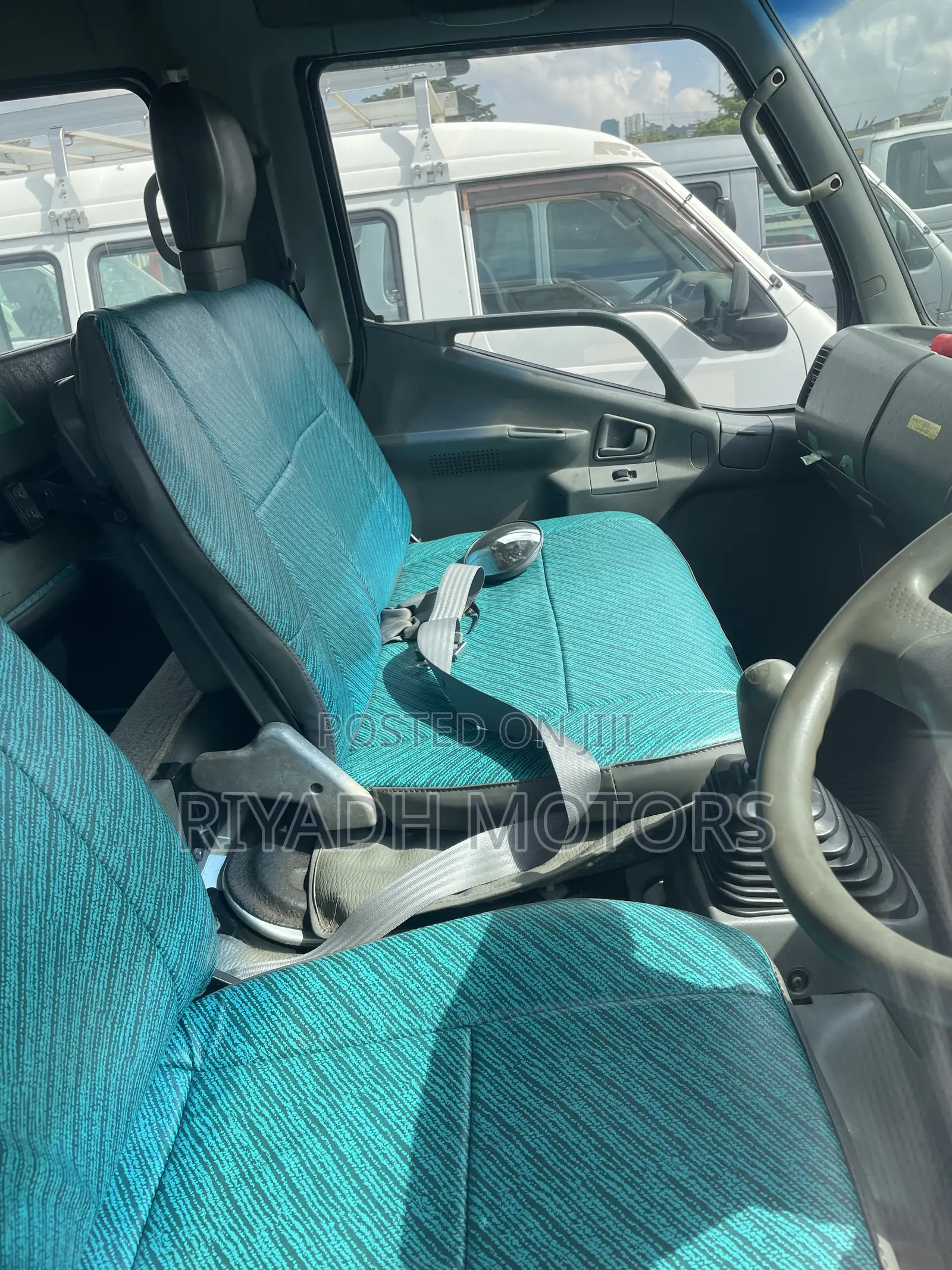 Canter Mitsubishi Double Cabin 2000 White