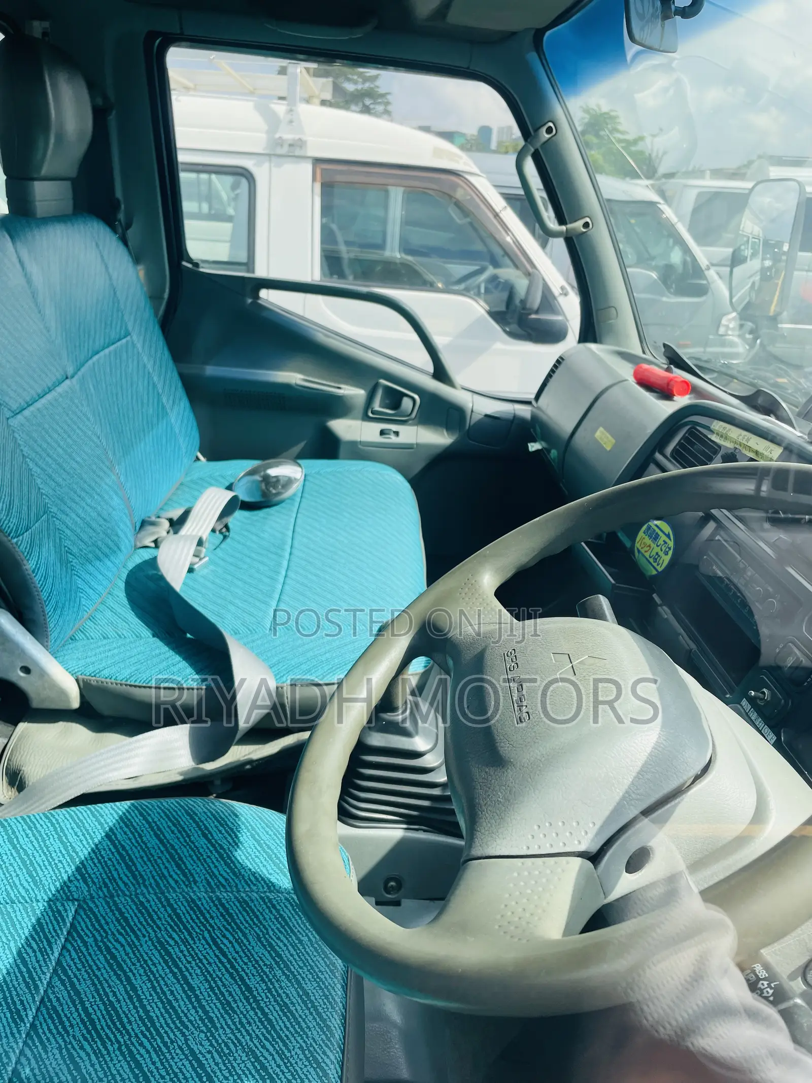 Canter Mitsubishi Double Cabin 2000 White