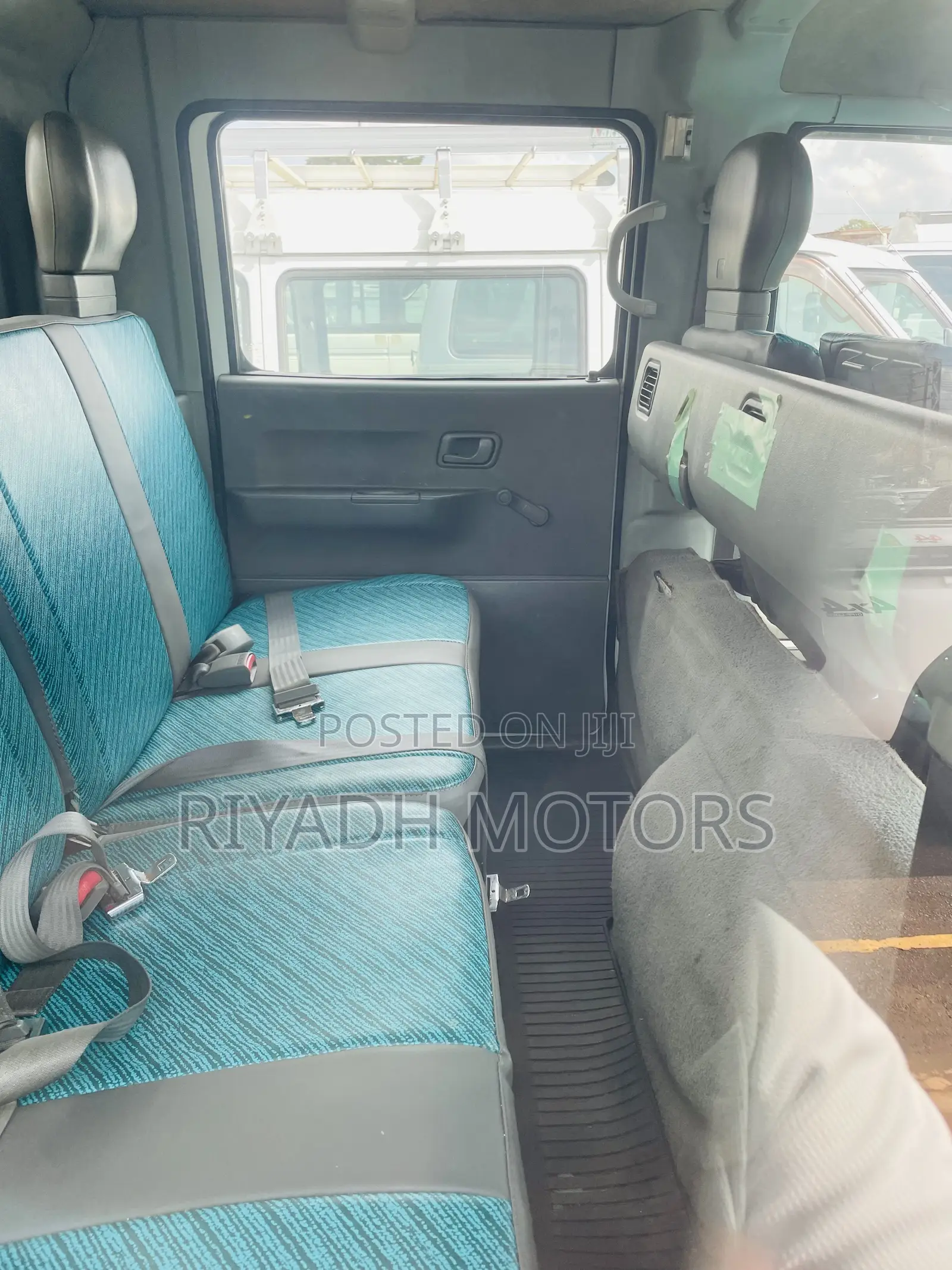 Canter Mitsubishi Double Cabin 2000 White